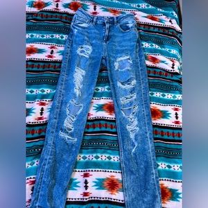 American Eagle size 000 ripped mom jean